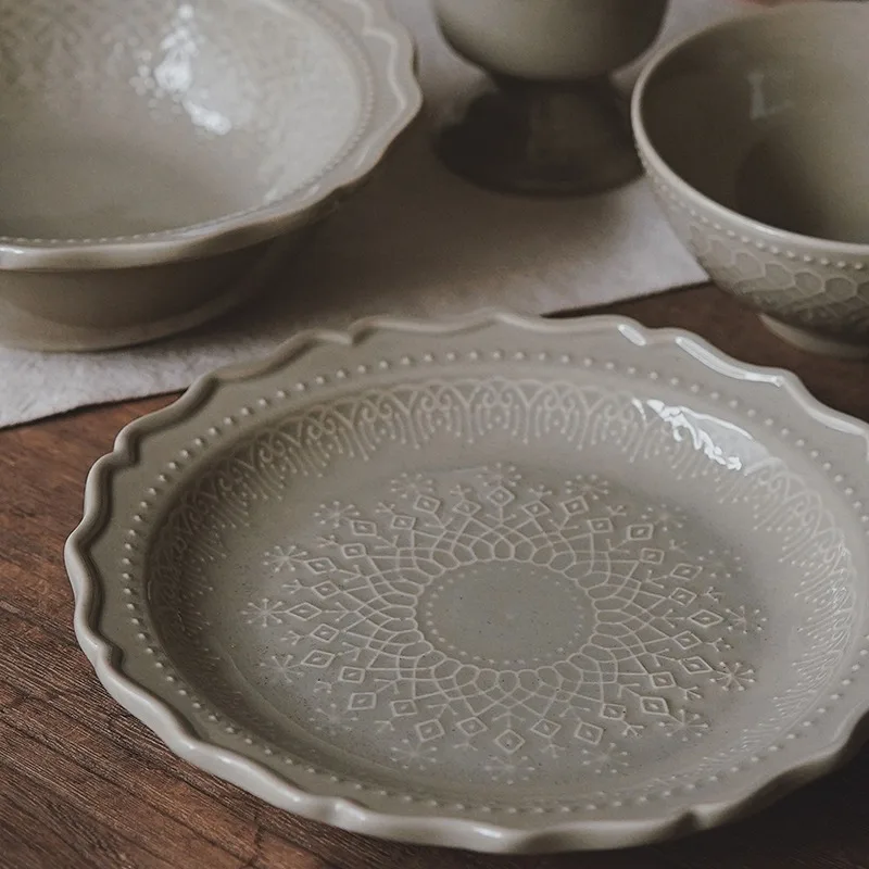 Elegant Vintage Embossed Ceram - Vintage Collectible Dishes recension och pris