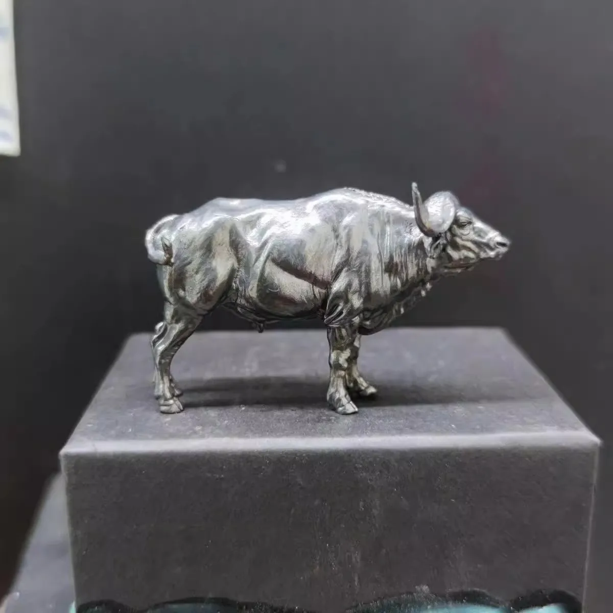 Brass African Buffalo Sculptur - Vintage Collectible Furniture recension och pris