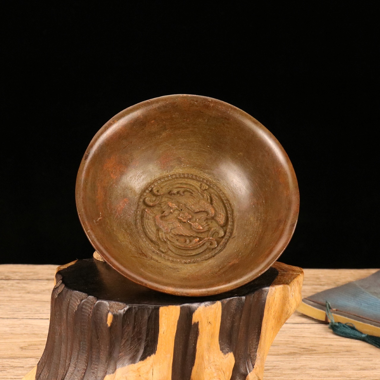 Vintage Decorative Bronze Bowl - Vintage Collectible Dishes recension och pris